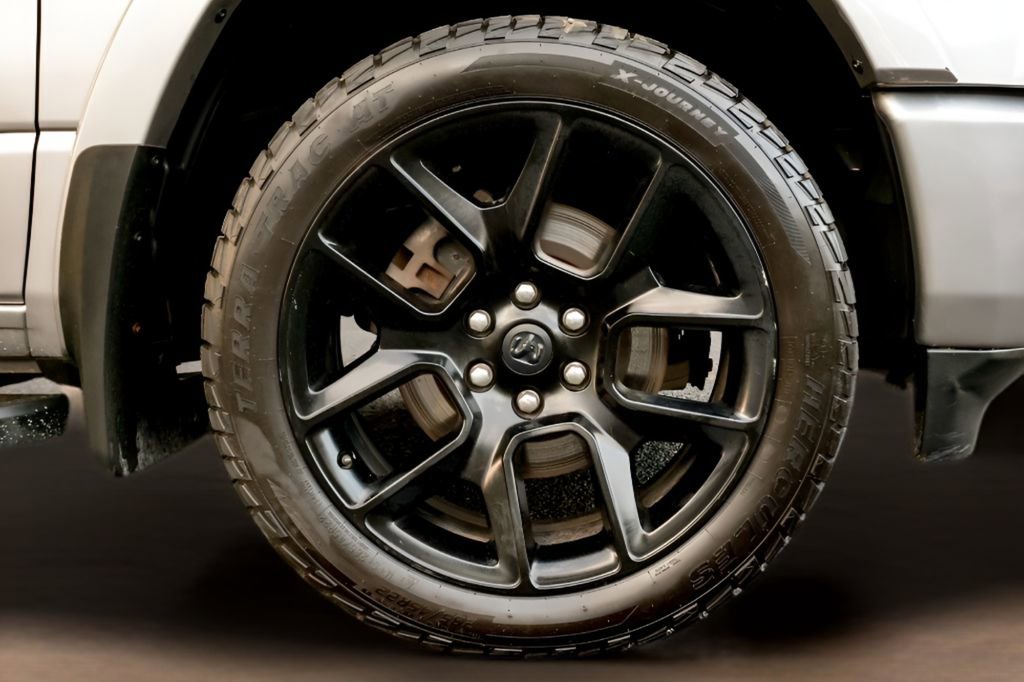 Used 2020 RAM 1500 Laramie AWD/4WD image 36