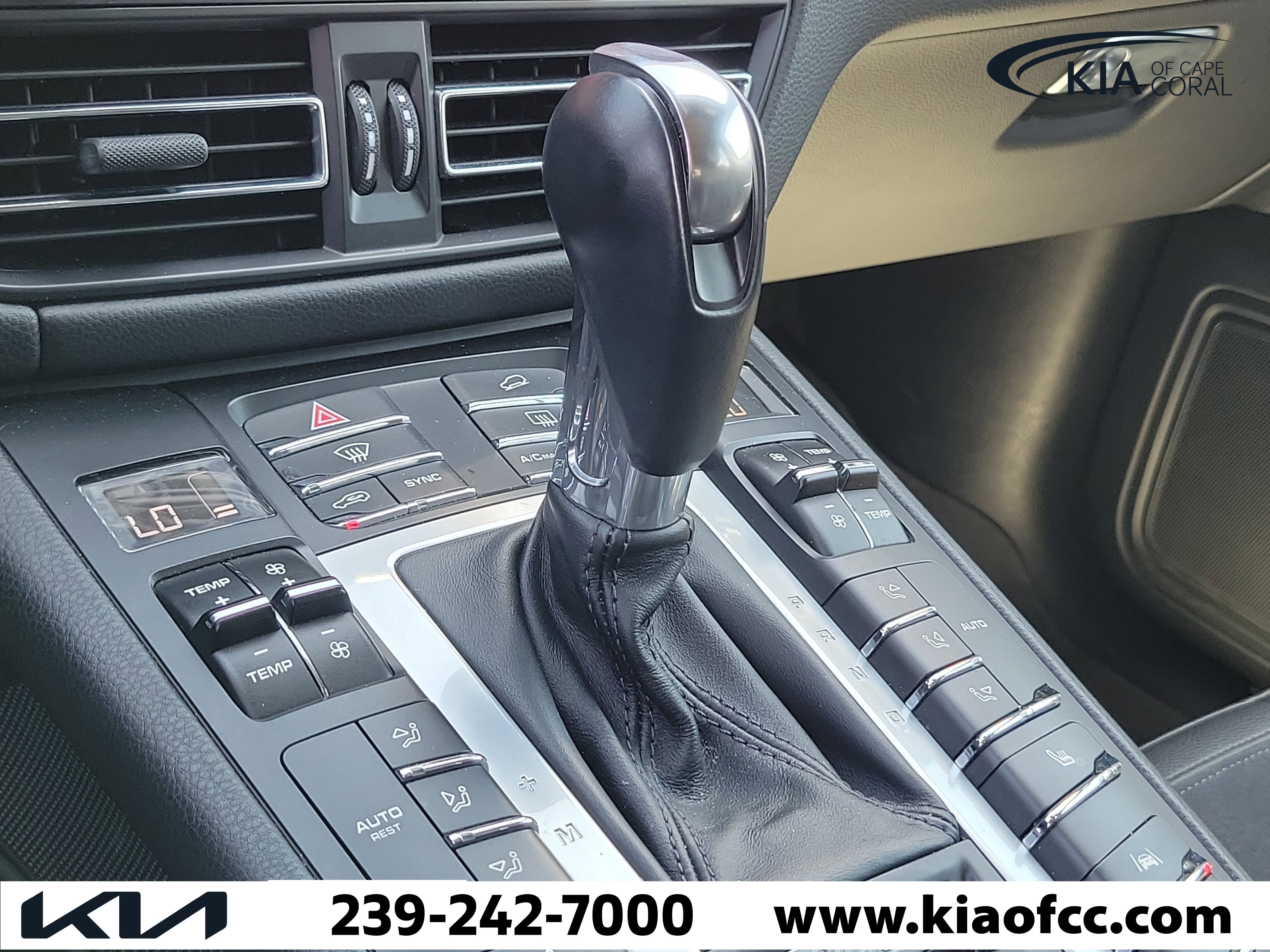 Used 2021 Porsche Macan S AWD/4WD image 32