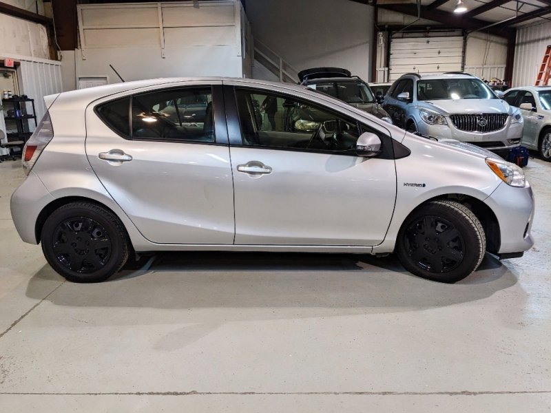 Used 2012 Toyota Prius C One image 7