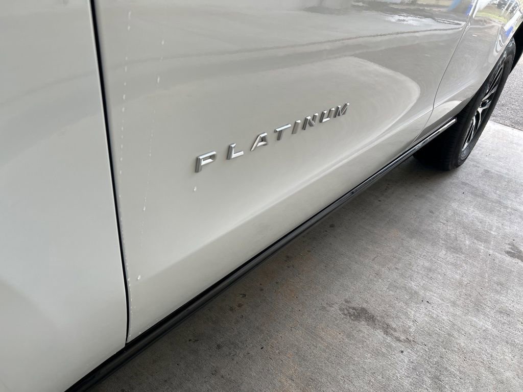 Used 2025 Ford Expedition Platinum image 14
