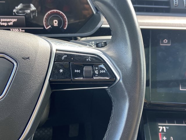Used 2022 Audi e-tron Premium w/ Convenience Plus Package image 15