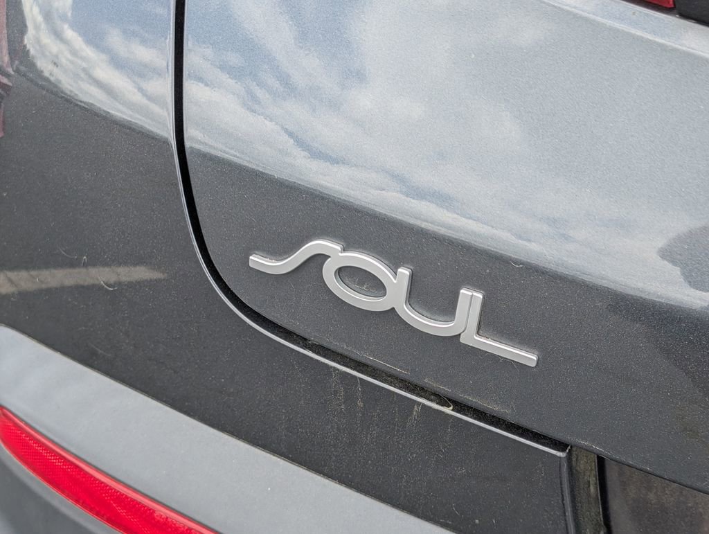 Used 2022 Kia Soul LX w/ Technology Package FWD image 17