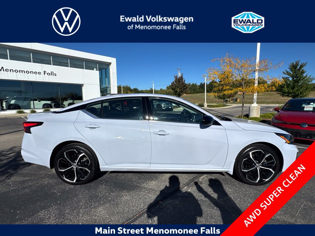 Used 2024 Nissan Altima 2.5 SR AWD/4WD image 8