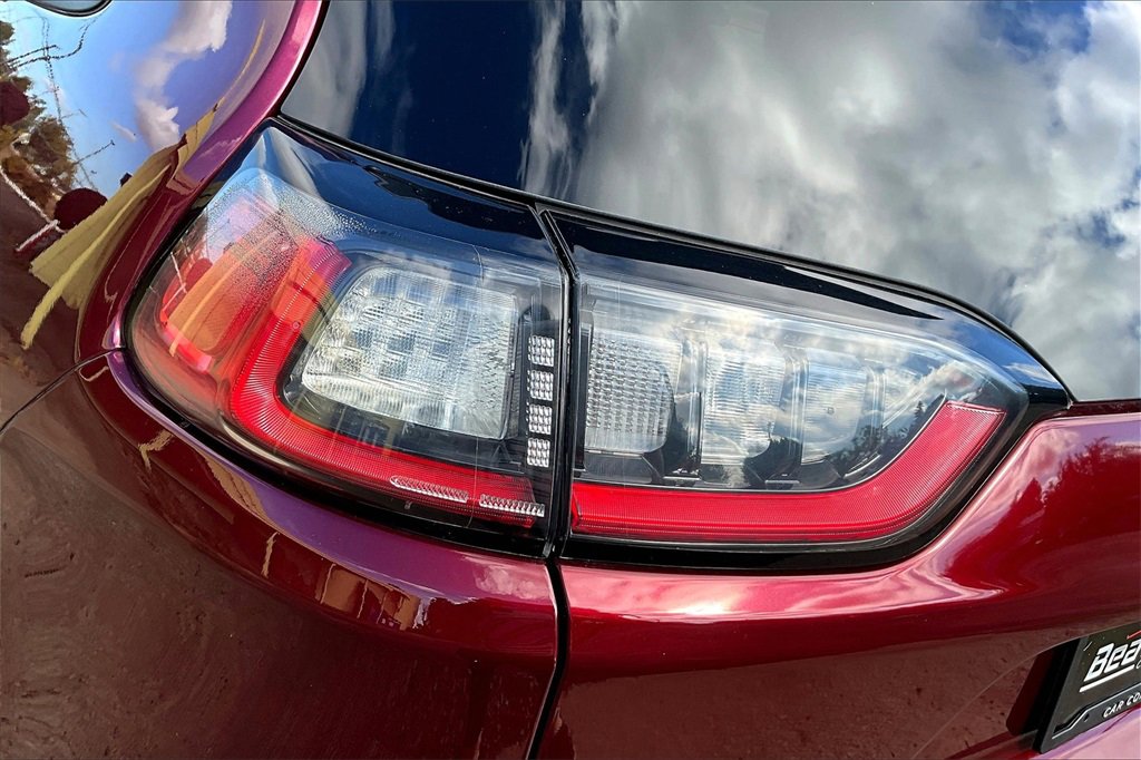 Used 2019 Jeep Cherokee Trailhawk image 29