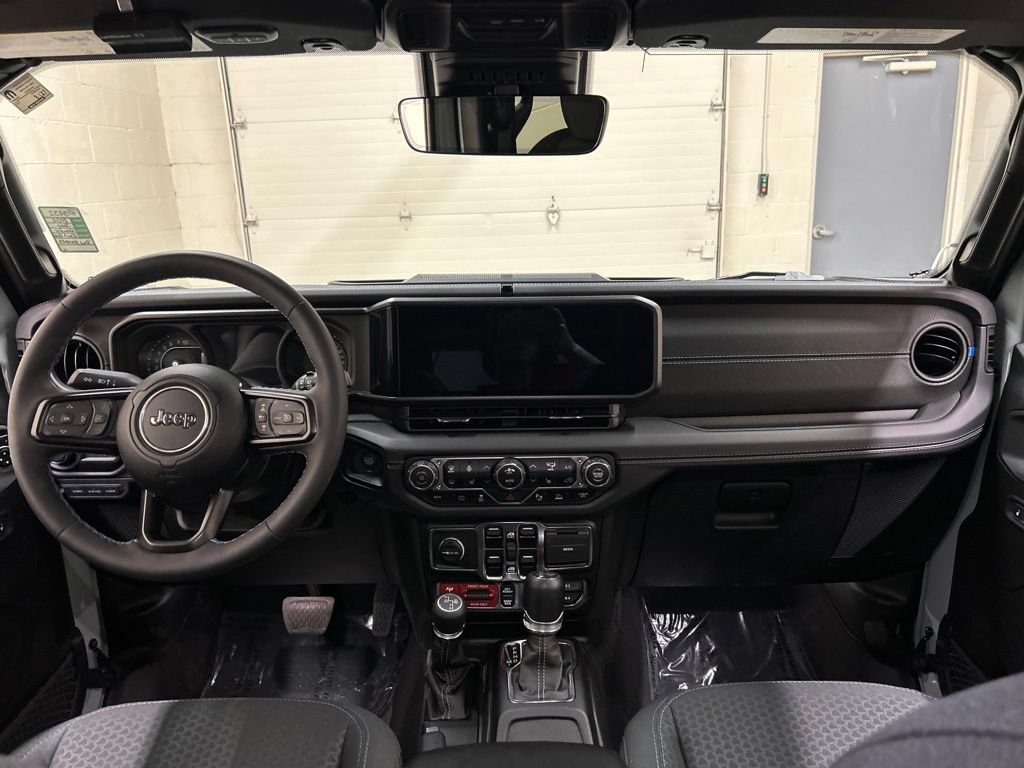 Used 2024 Jeep Wrangler Unlimited Rubicon 4xe w/ Technology Group AWD/4WD image 18
