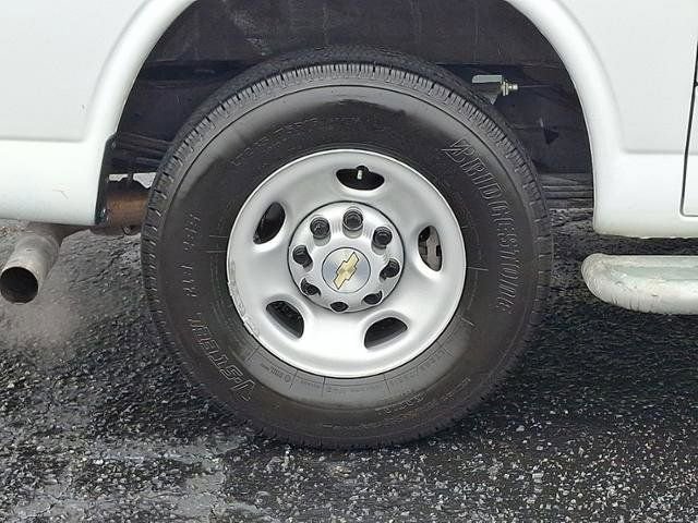 Used 2024 Chevrolet Express 2500 Work Van w/ Driver Convenience Package image 8