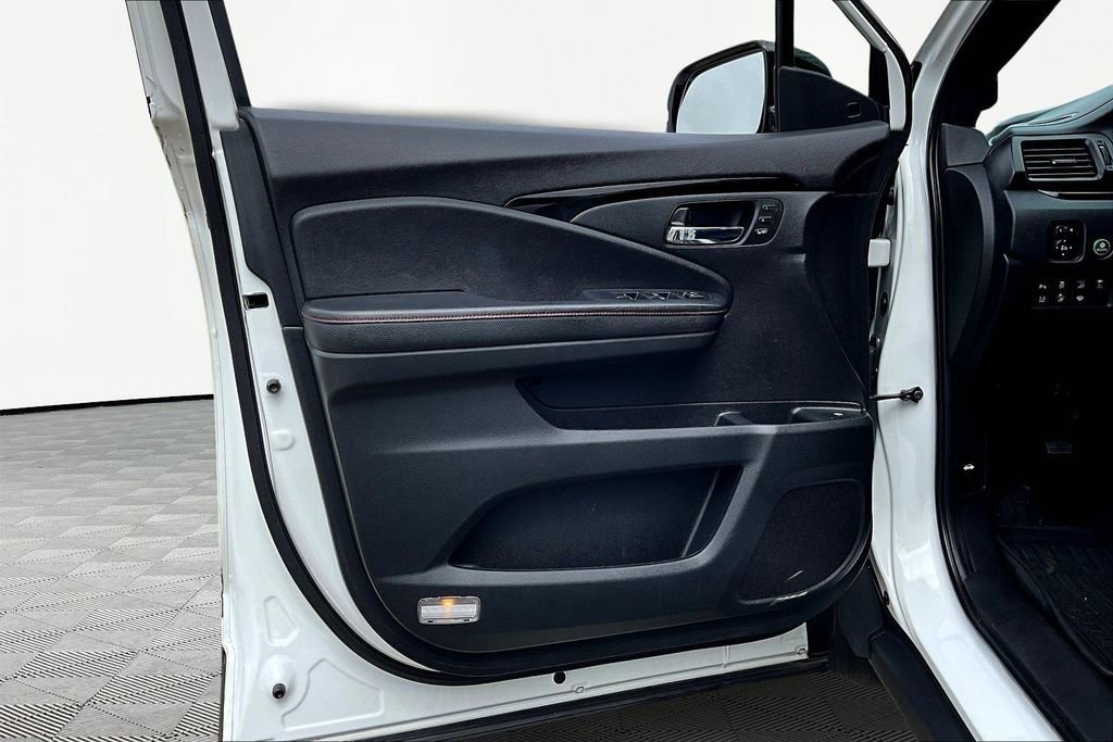 Used 2021 Honda Ridgeline Black Edition image 24