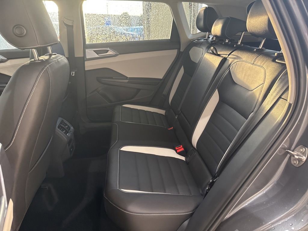 New 2025 Volkswagen Taos SEL image 17