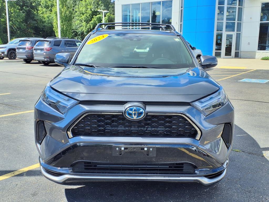 Used 2024 Toyota RAV4 SE image 2