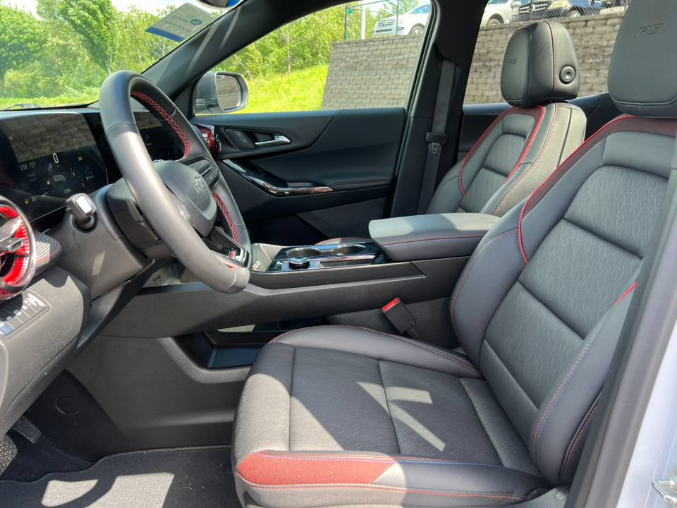 Used 2026 Chevrolet Equinox RS w/ Convenience Package III AWD/4WD image 3