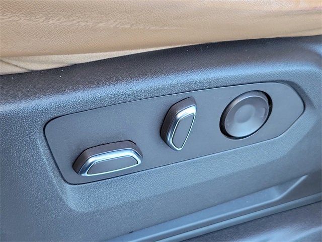 Certified 2022 Cadillac Escalade ESV Premium Luxury w/ Performance Package image 19