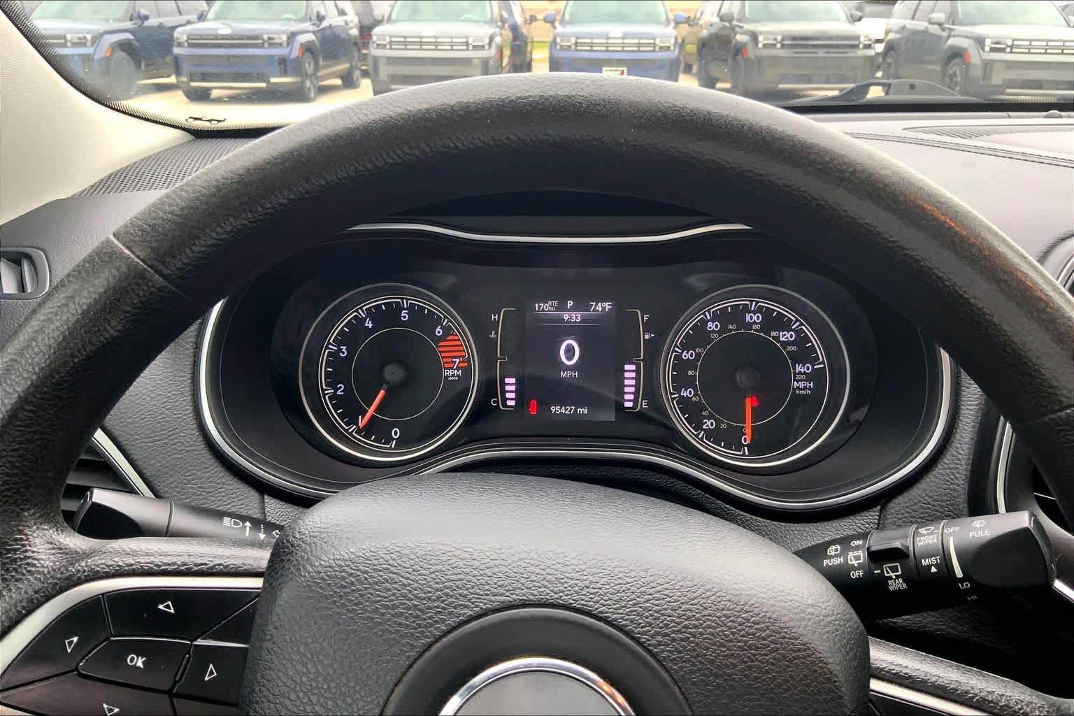 Used 2019 Jeep Cherokee Latitude w/ Popular Appearance Group FWD image 26