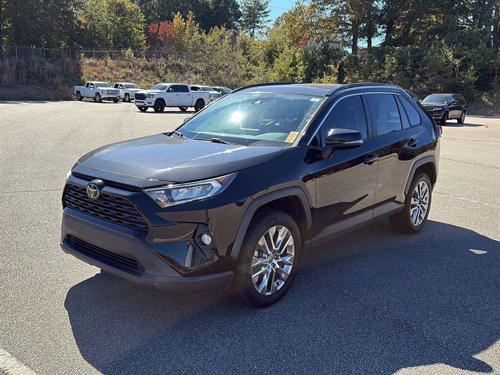 Used 2021 Toyota RAV4 XLE Premium FWD image 1