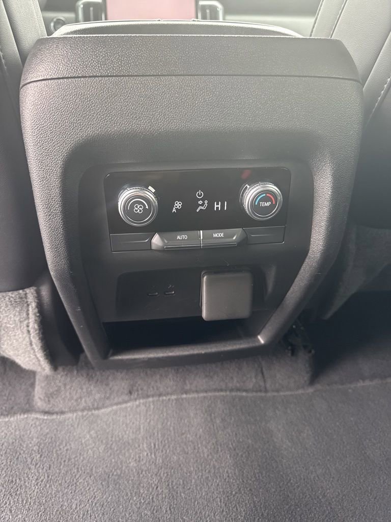 Used 2024 GMC Acadia Elevation image 39