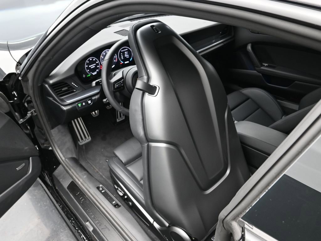 Used 2025 Porsche 911 Carrera T image 17
