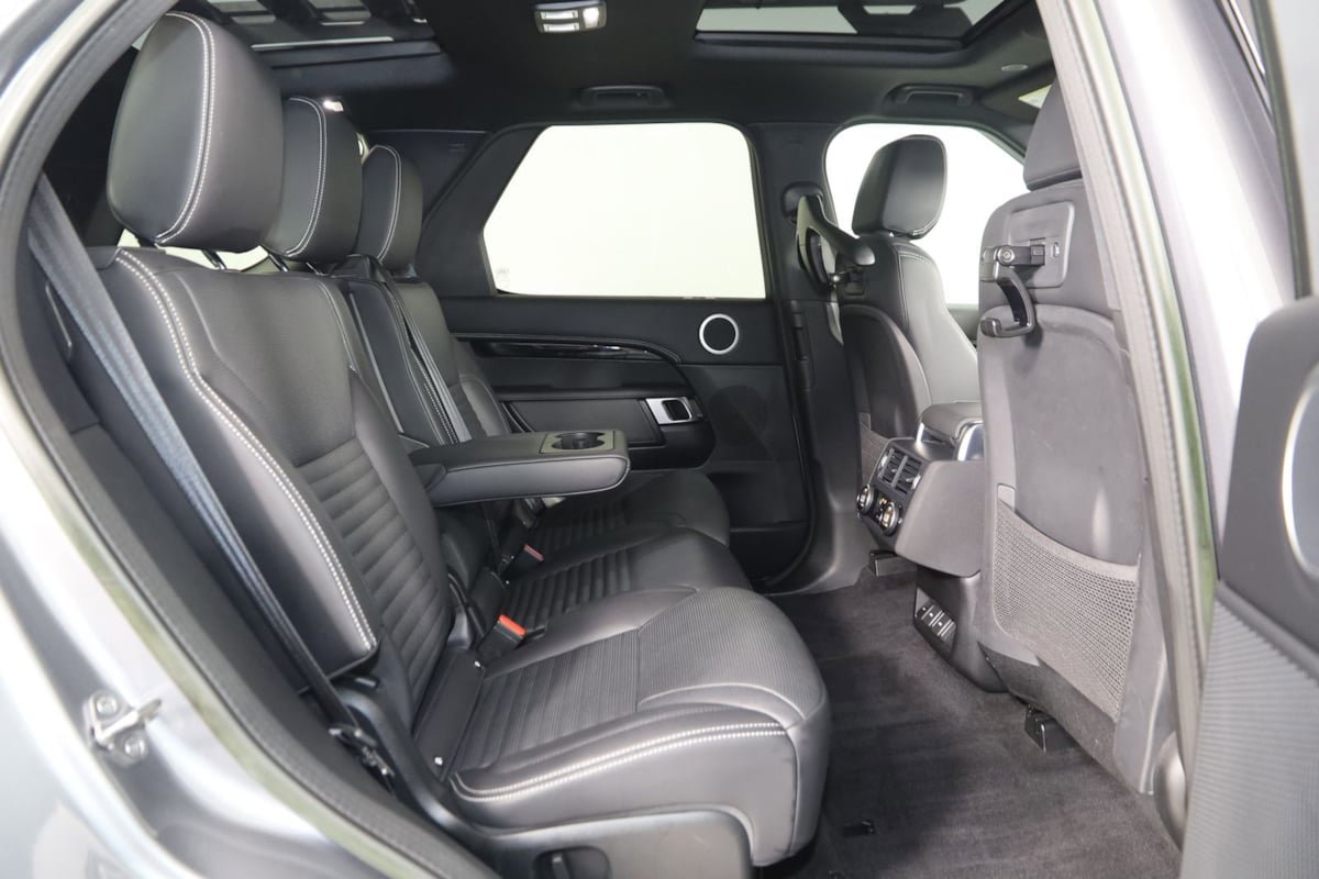 Used 2023 Land Rover Discovery S R-Dynamic AWD/4WD image 15
