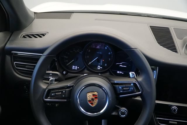 Certified 2026 Porsche Macan Turbo AWD/4WD image 18