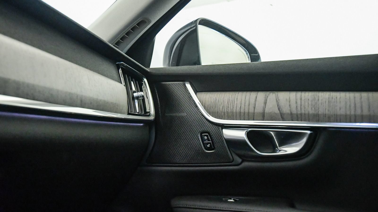 Certified 2023 Volvo S90 B6 Plus AWD/4WD image 23