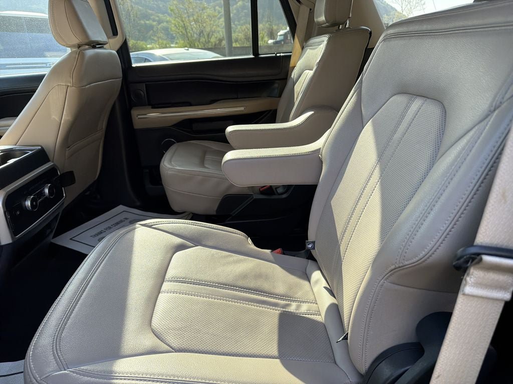 Used 2024 Ford Expedition Limited AWD/4WD image 12