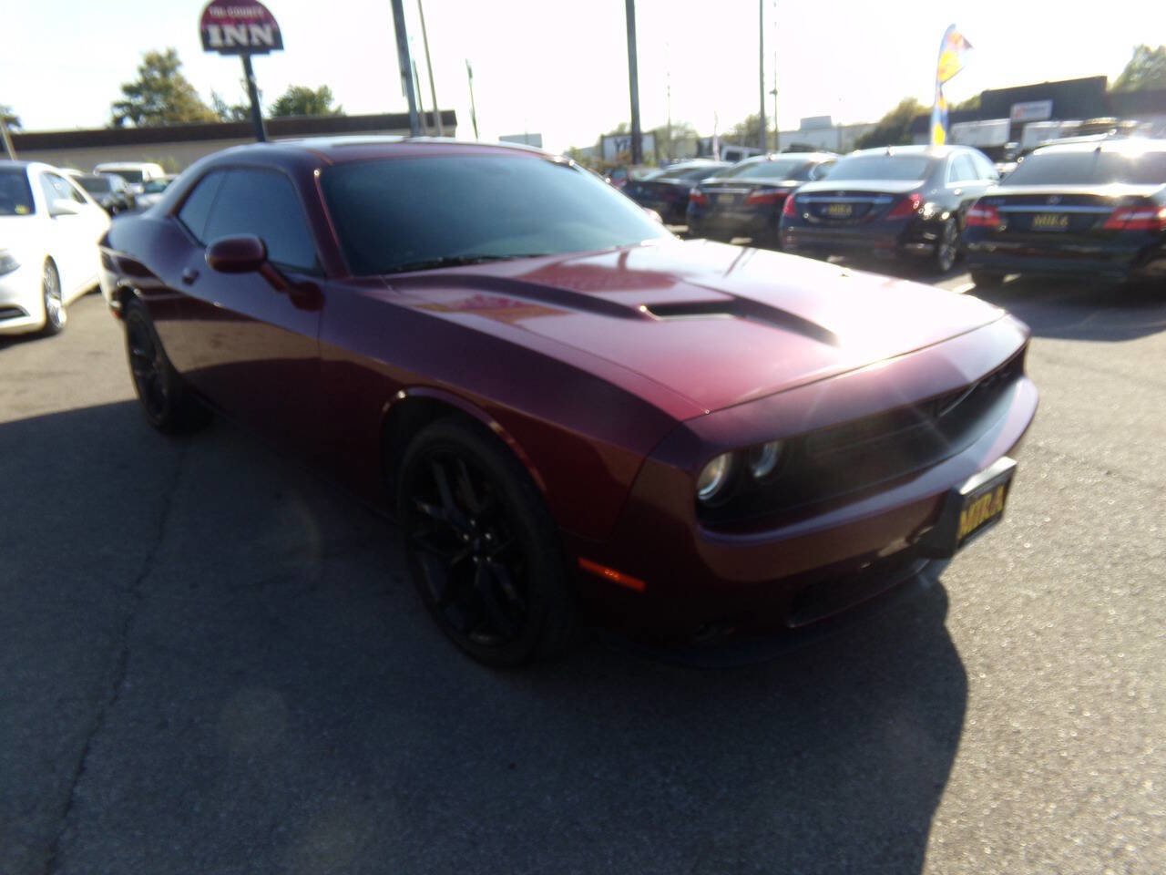 Used 2019 Dodge Challenger SXT w/ Blacktop Package image 6