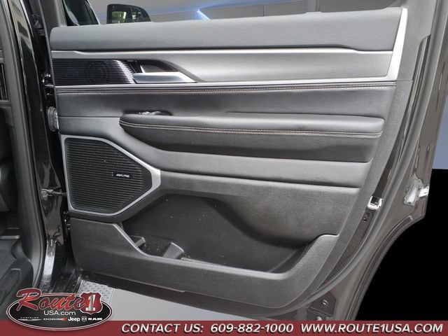 Used 2025 Jeep Wagoneer Series II AWD/4WD image 17