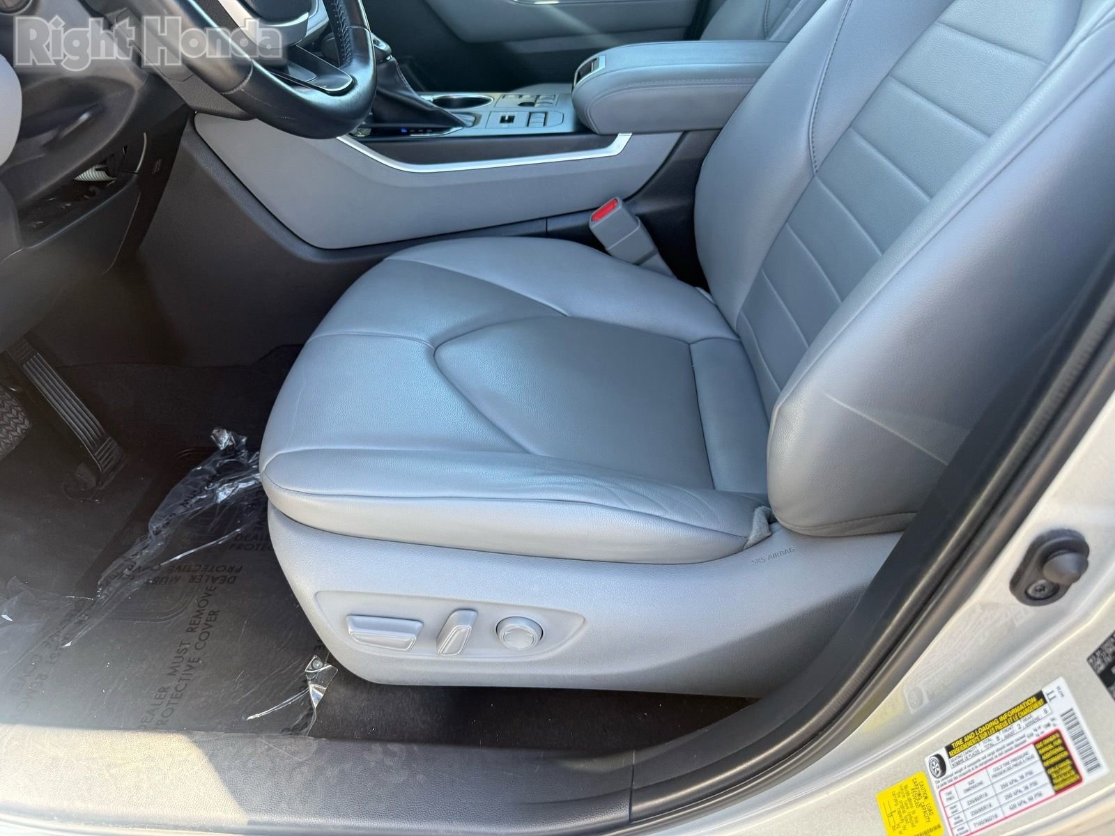 Used 2023 Toyota Highlander XLE image 14