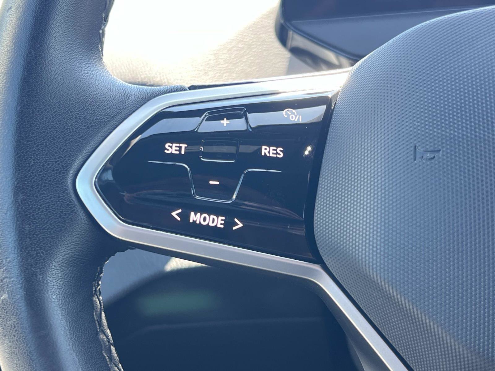 Certified 2023 Volkswagen ID.4 Pro image 9