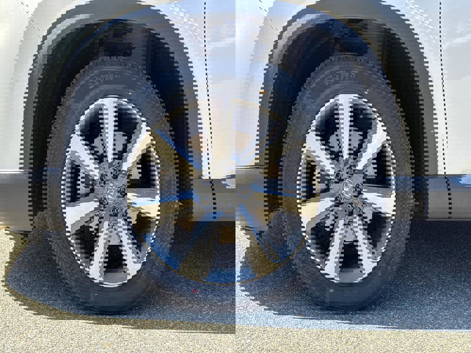 Used 2025 Honda Pilot Elite image 11