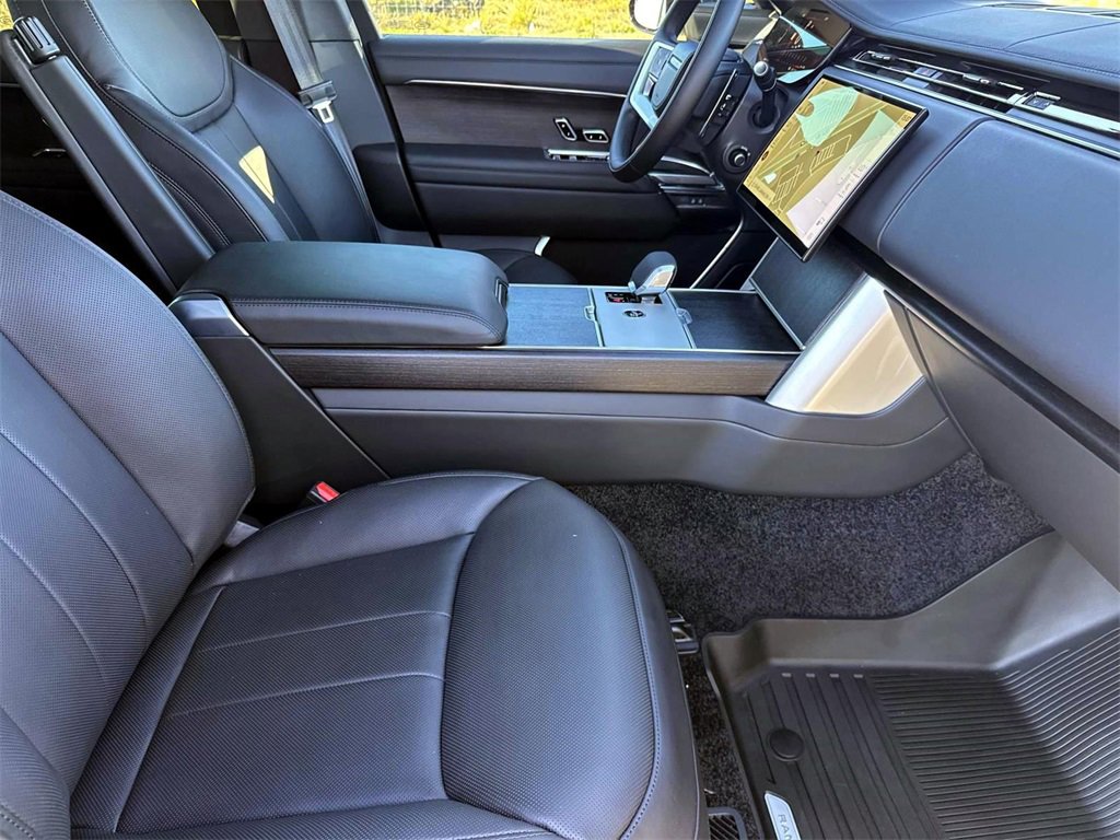 New 2026 Land Rover Range Rover SE image 10