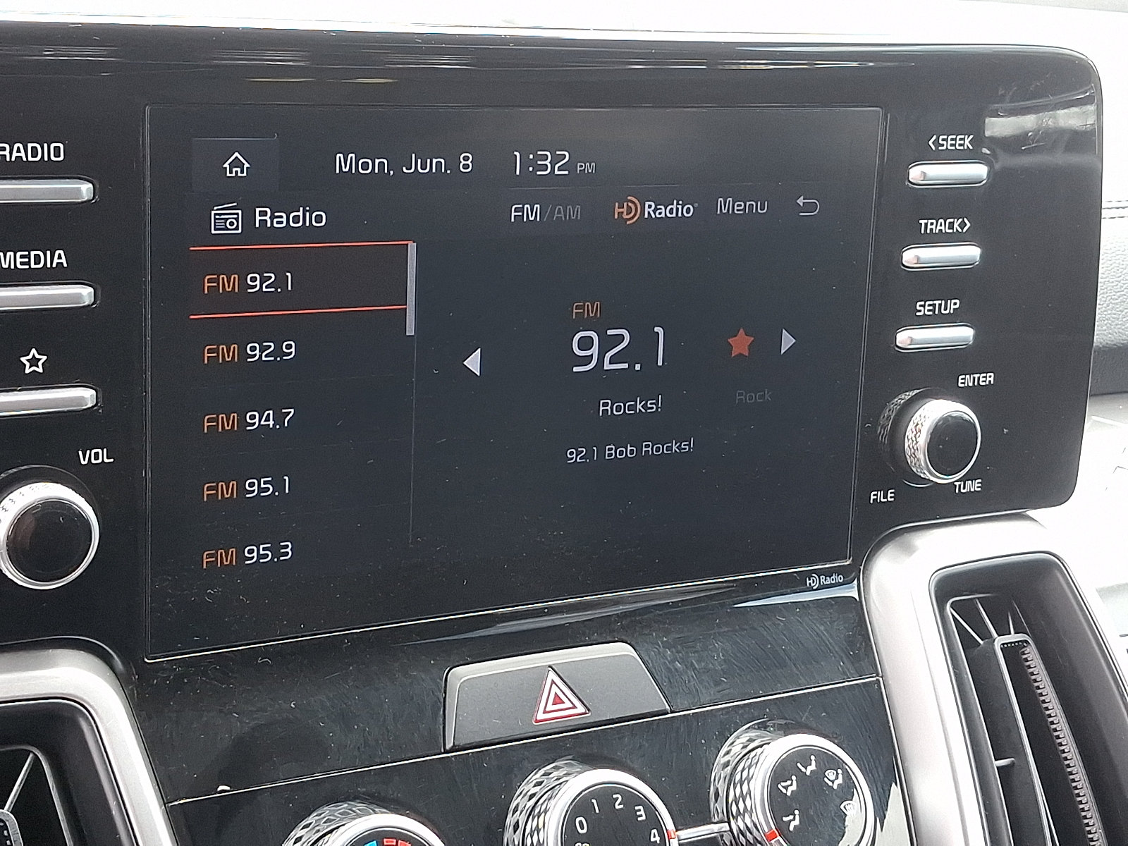 Used 2022 Kia Sorento LX AWD/4WD image 16