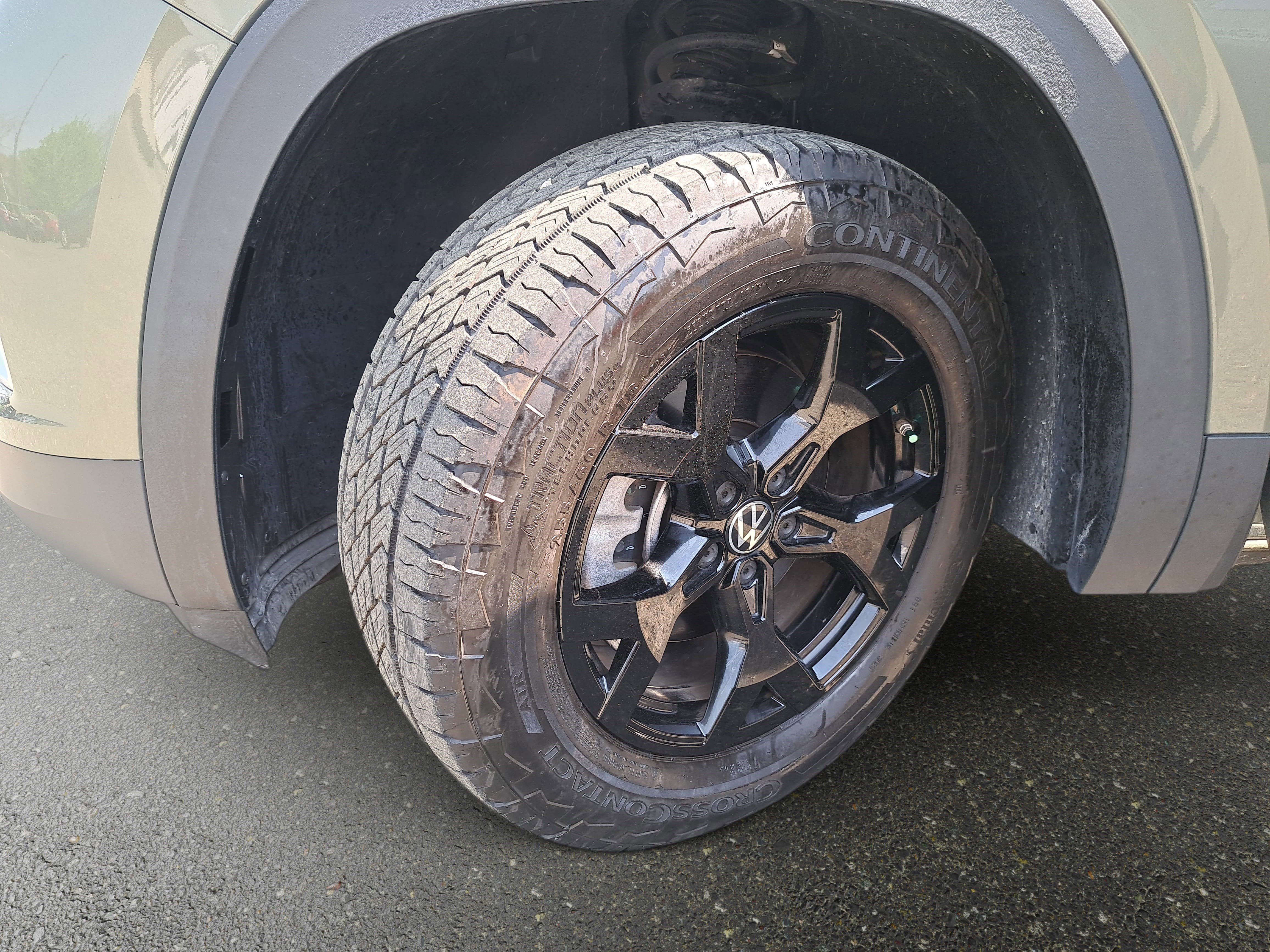 Used 2024 Volkswagen Atlas Peak Edition SE image 32