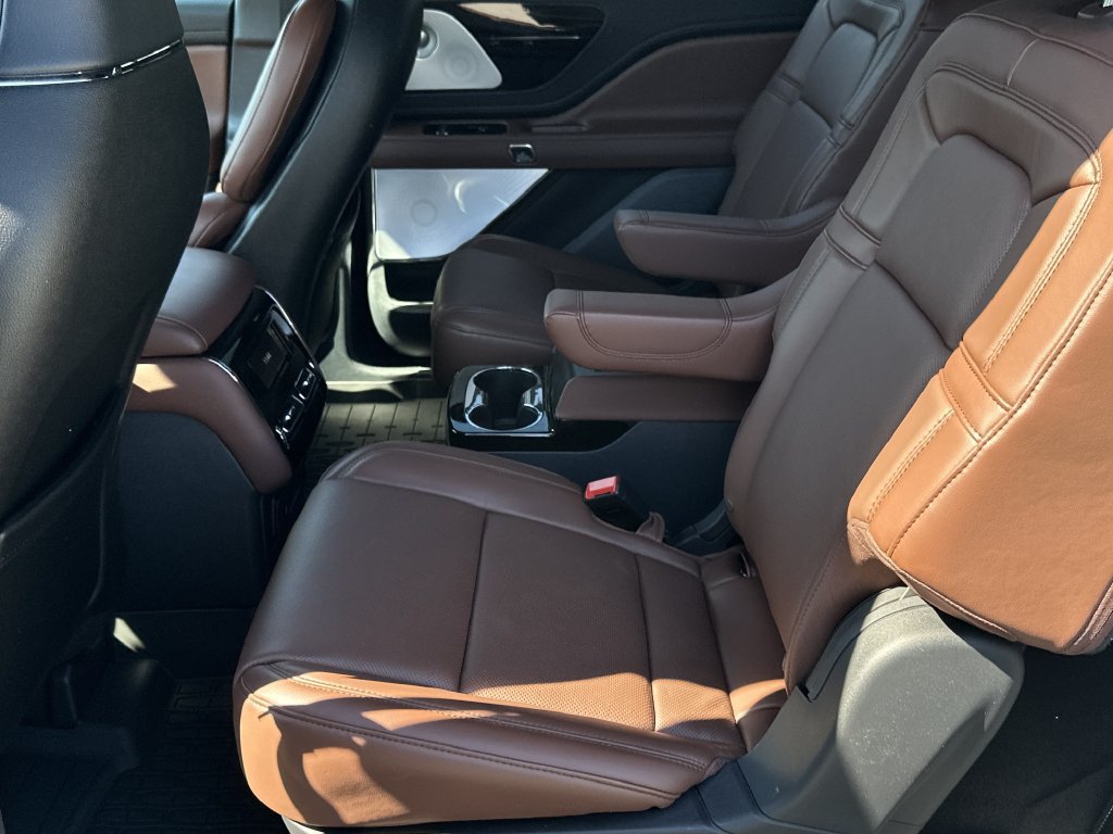 Used 2026 Lincoln Aviator Reserve AWD/4WD image 15