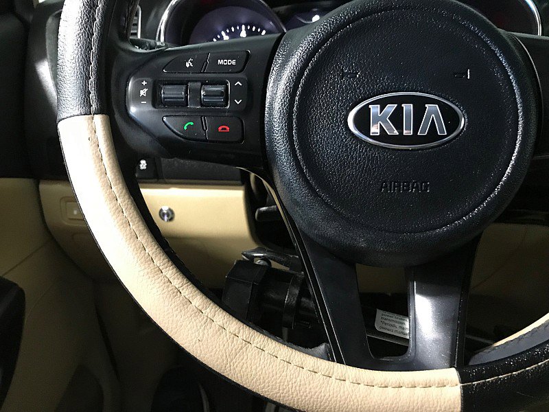Used 2017 Kia Sedona LX w/ LX Essentials Premium Package FWD image 23