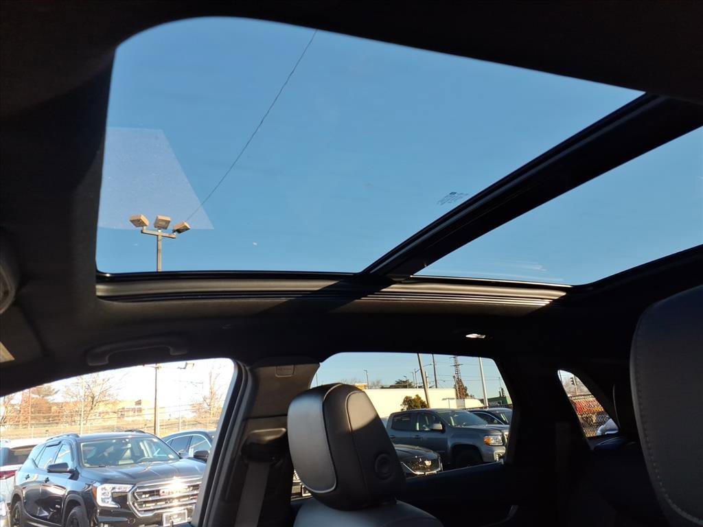 Certified 2022 Cadillac XT5 Premium Luxury image 24