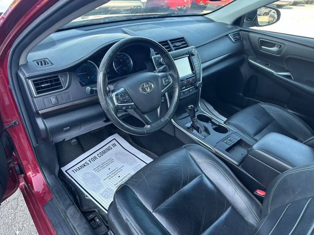 Used 2017 Toyota Camry XLE w/ Convenience Package FWD image 12