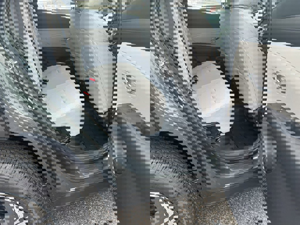 New 2026 Hyundai Tucson Blue SE image 14