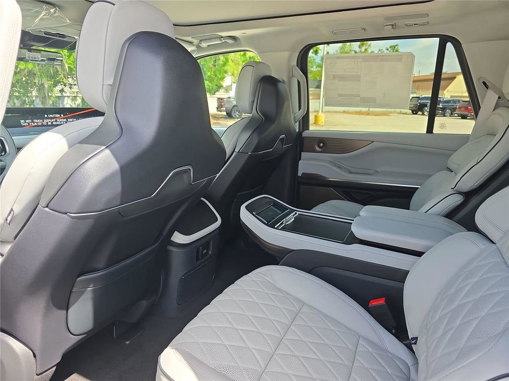 New 2026 Lincoln Navigator Black Label image 11