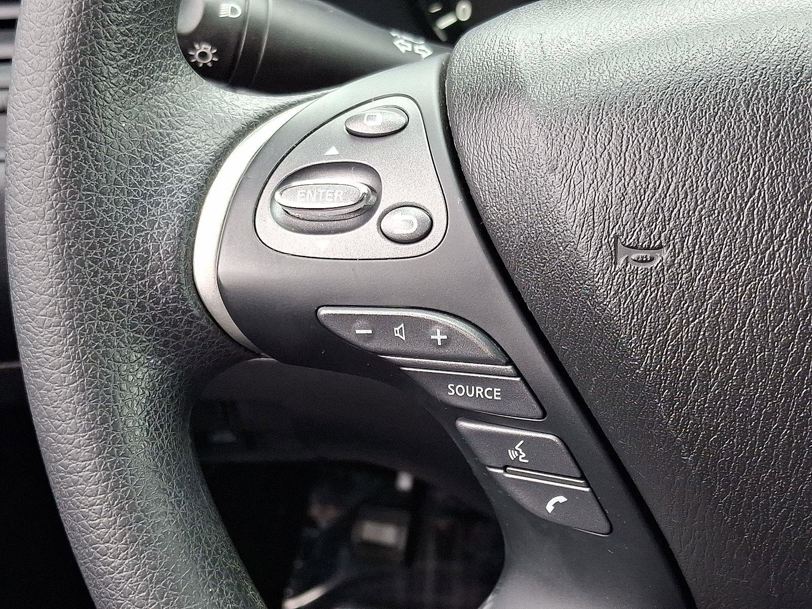 Used 2020 Nissan Pathfinder S image 22