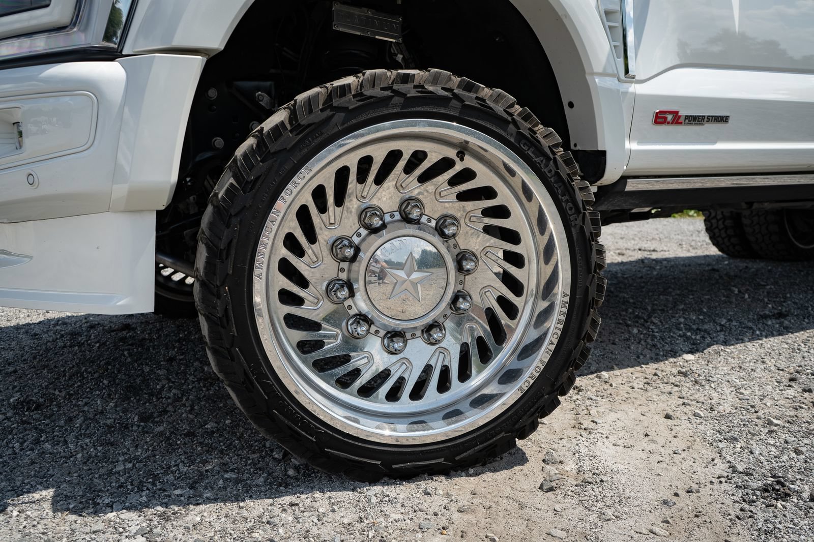 Used 2024 Ford F450 Platinum w/ FX4 Off-Road Package AWD/4WD image 7