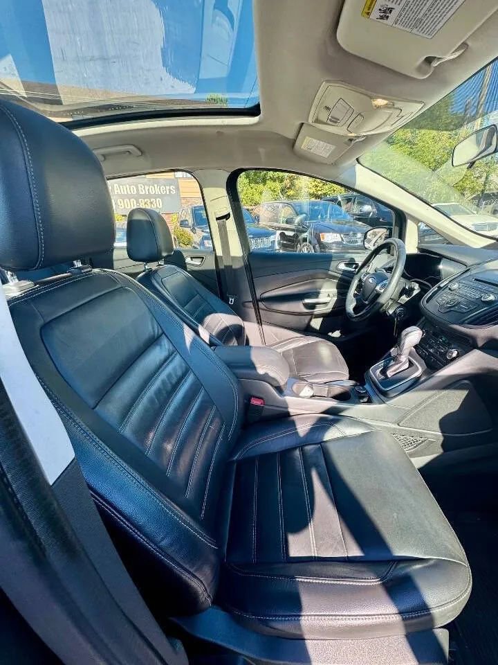 Used 2017 Ford C-MAX Energi SE w/ Equipment Group 402A image 11