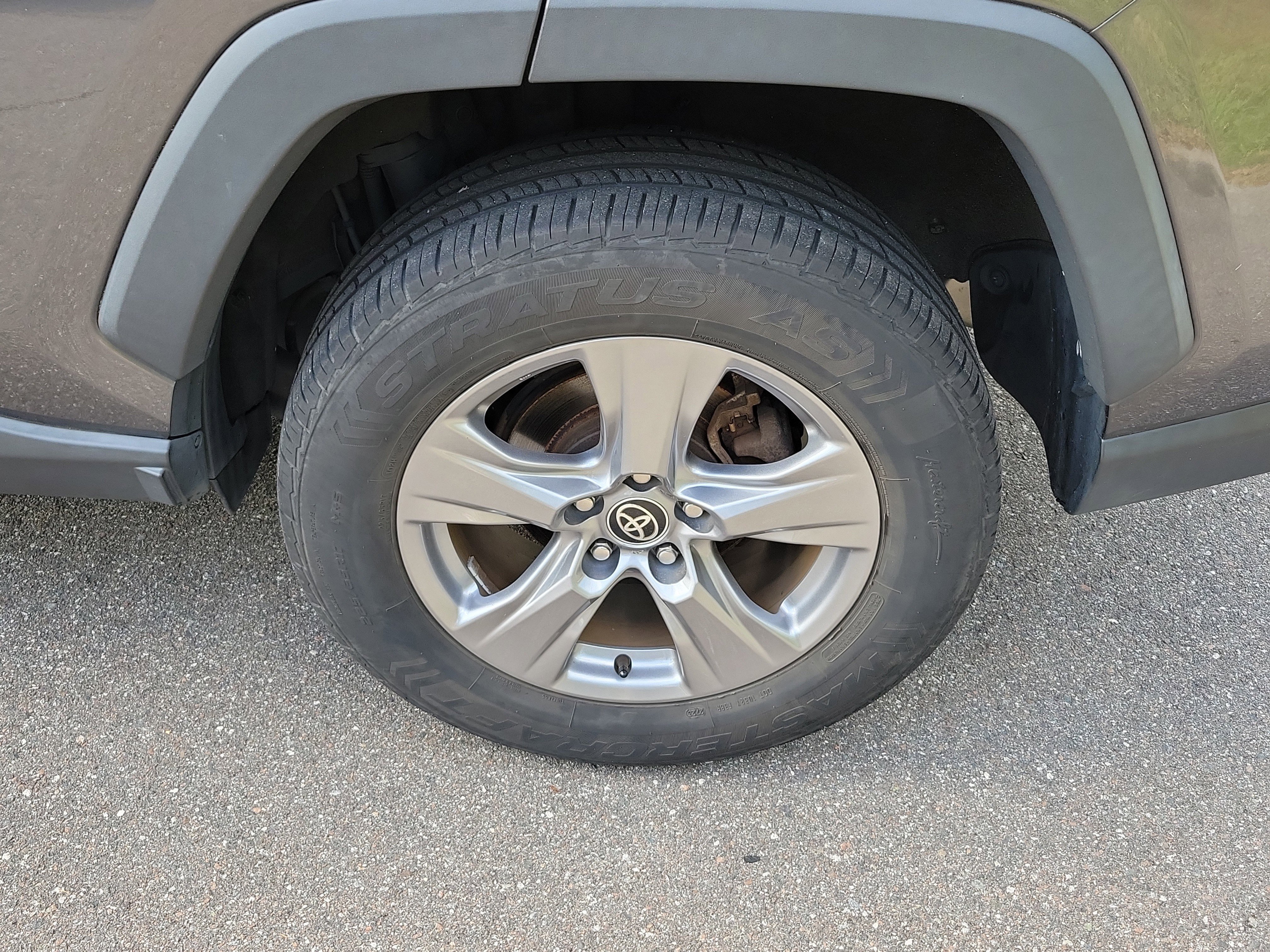 Used 2022 Toyota RAV4 XLE FWD image 38