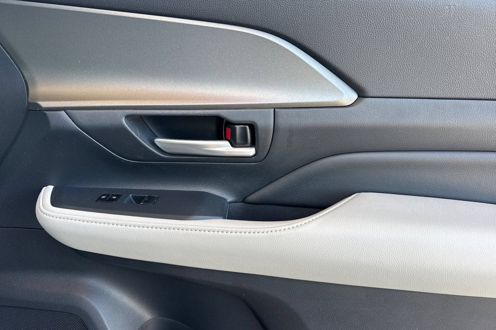Certified 2024 Toyota Grand Highlander AWD image 23