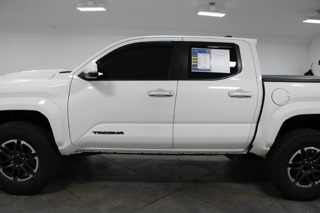 Used 2024 Toyota Tacoma TRD Sport w/ TRD Sport Upgrade Package AWD/4WD image 6