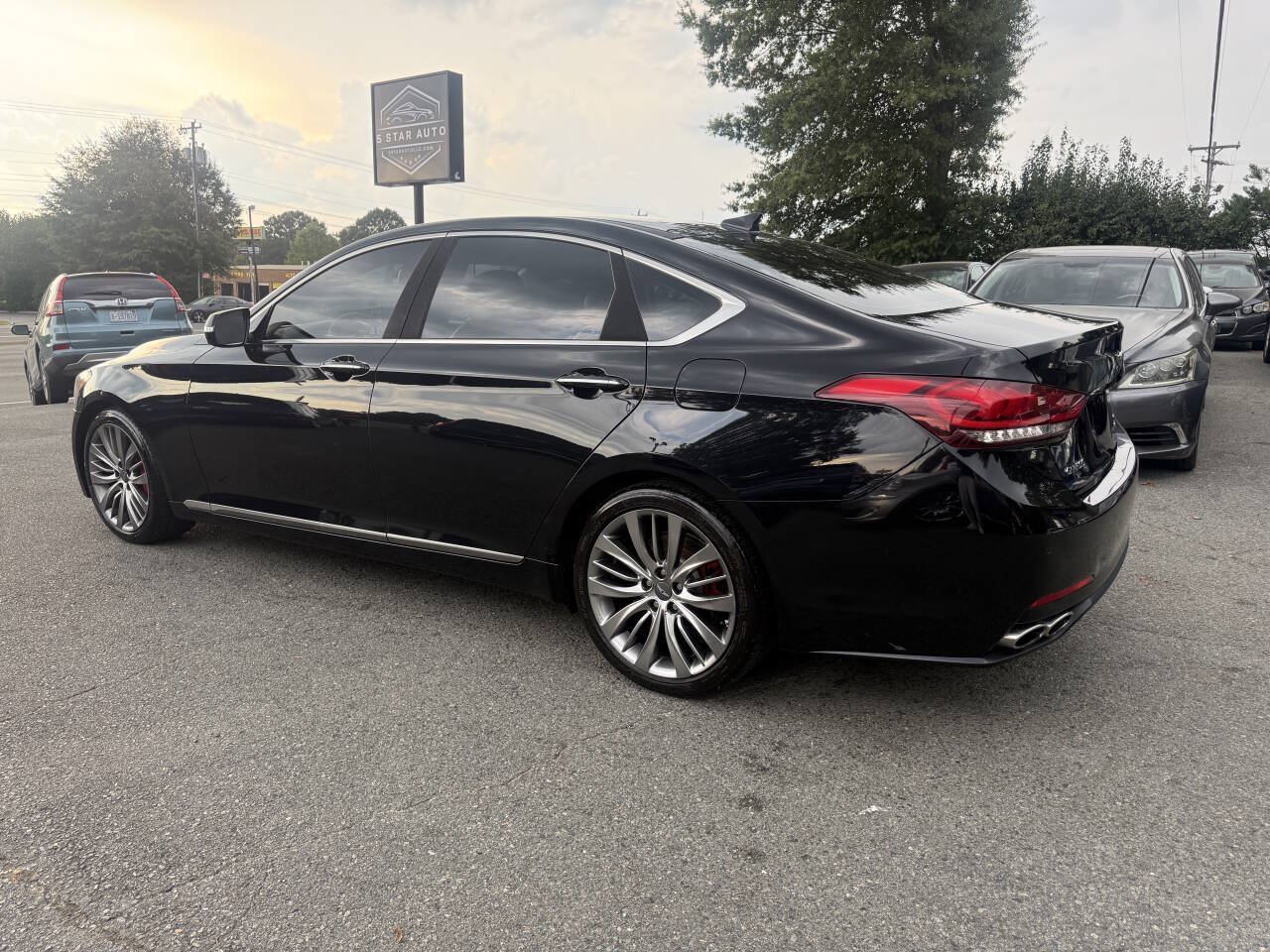 Used 2015 Hyundai Genesis 5.0 RWD image 7