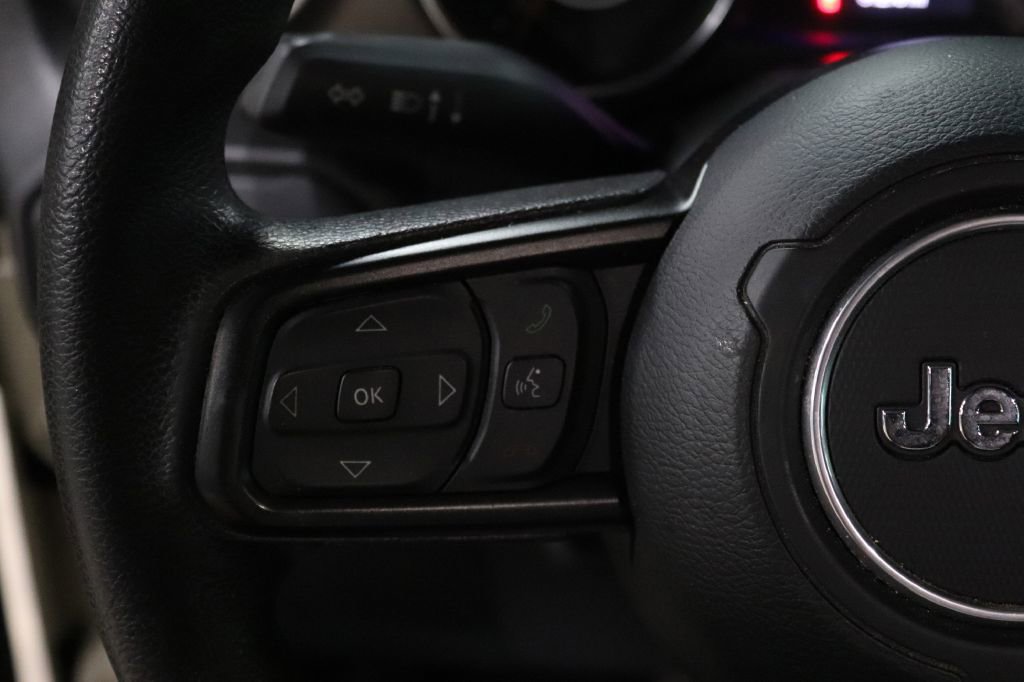 Used 2020 Jeep Gladiator Sport image 27