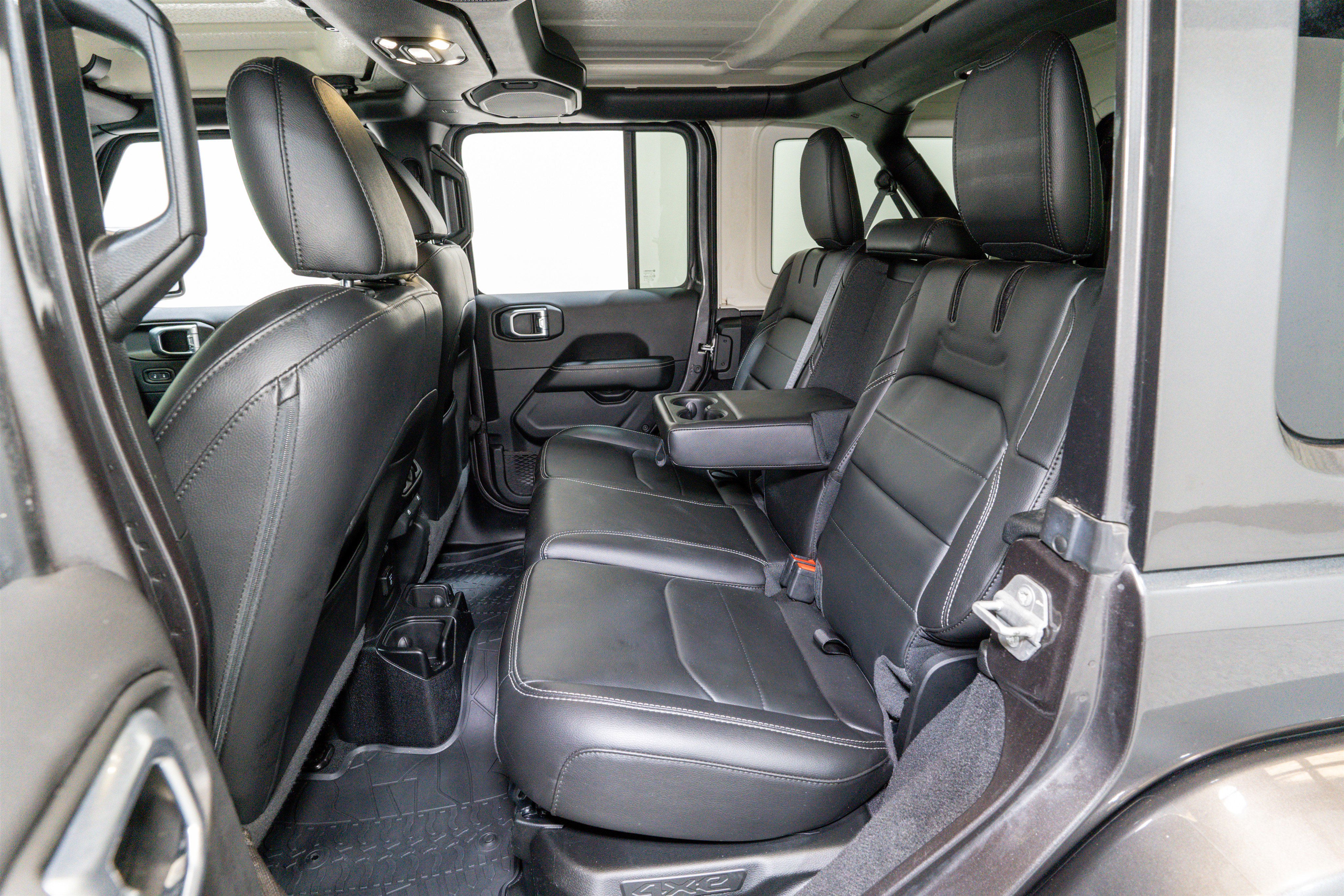 Used 2021 Jeep Wrangler Unlimited Sahara w/ Cold Weather Group image 31