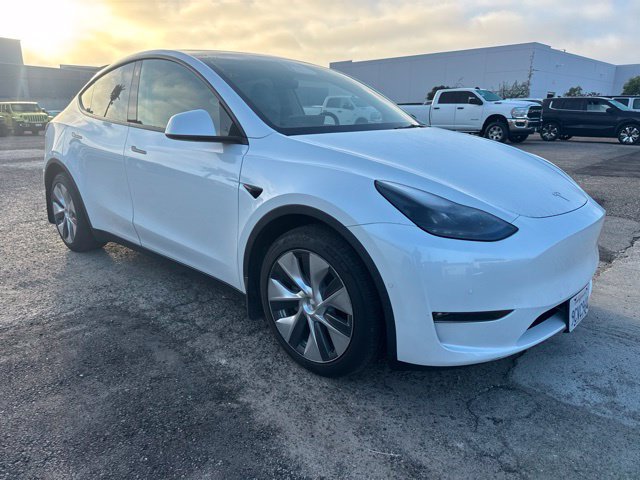 Used 2022 Tesla Model Y Long Range AWD/4WD image 3