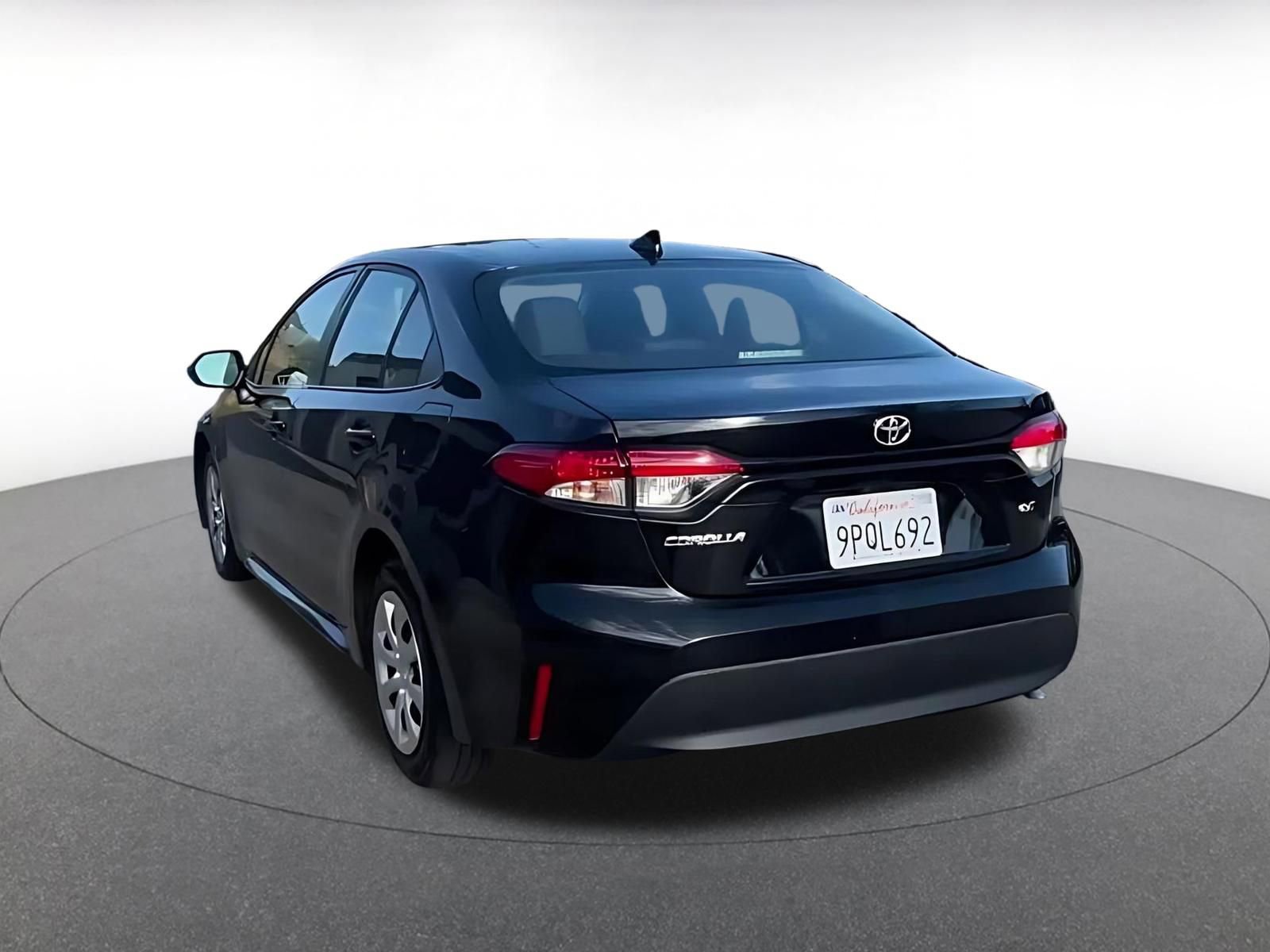 Used 2025 Toyota Corolla LE FWD image 11