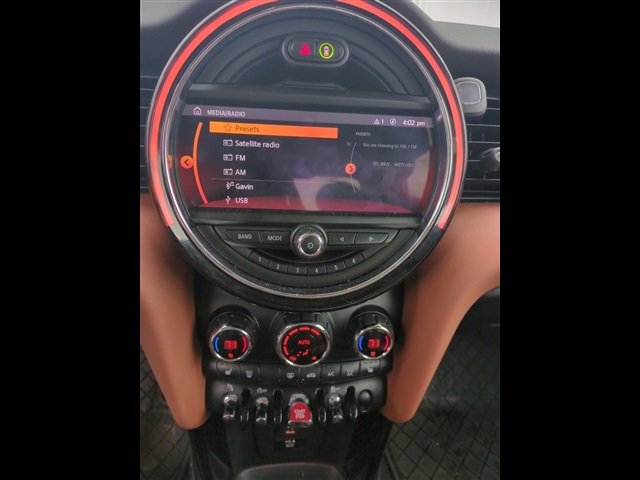 Used 2021 MINI Cooper 2-Door Hardtop w/ Driver Assistance Package image 11