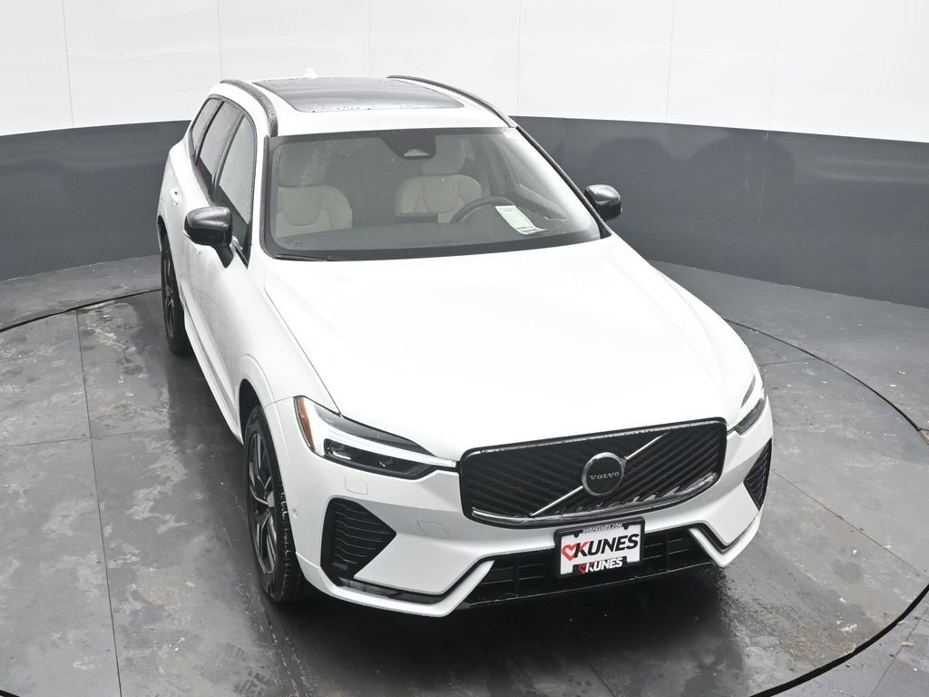 New 2026 Volvo XC60 B5 Plus w/ Protection Package Premier image 32